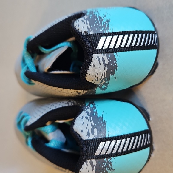 DSG Soccer Cleats - Picture 5 of 12